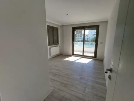 Einzigartige Wohnung An Der Straße Seferihisar - Kusadasi!