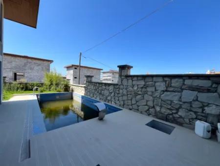 Traumvilla Mit Pool Und Aufzug In Akarca, Elmastaş Mevkii!