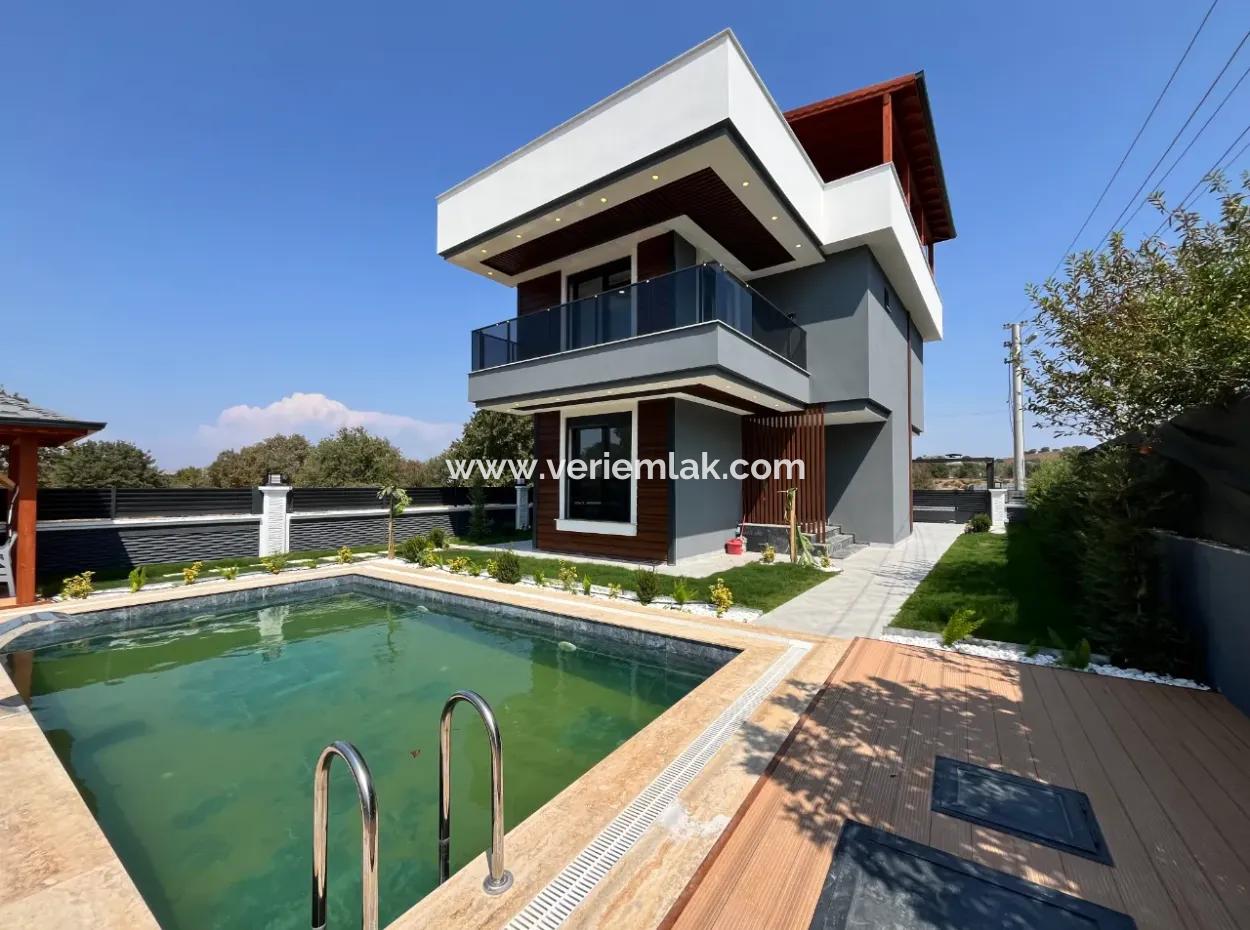 Detached Villa With Pool Within Walking Distance Of The Sea In Akarca Hidirlik Region