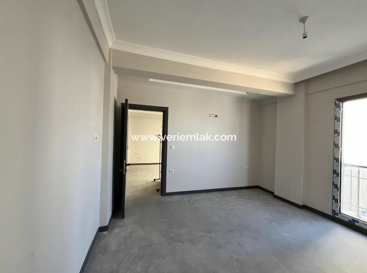 Brand New And Modern Apartment In Seferihisar City Center!