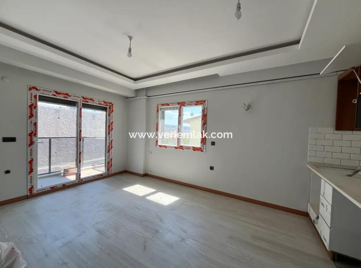 Zero 1 1 Apartment Opportunity In Seferihisar Camiikebir District, Gözsüzler District!