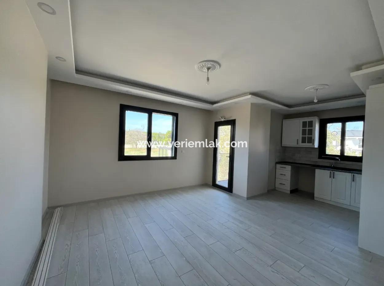 Modern And Comfortable Living Space! An Unmissable Opportunity In The Center Of Seferihisar!