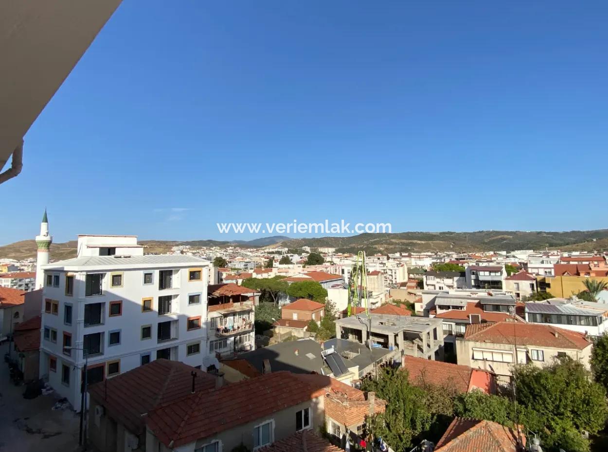 3 1 Apartment For Sale With Closed Kitchen In Corner Location In Seferihisar Hidirlik Neighborhood