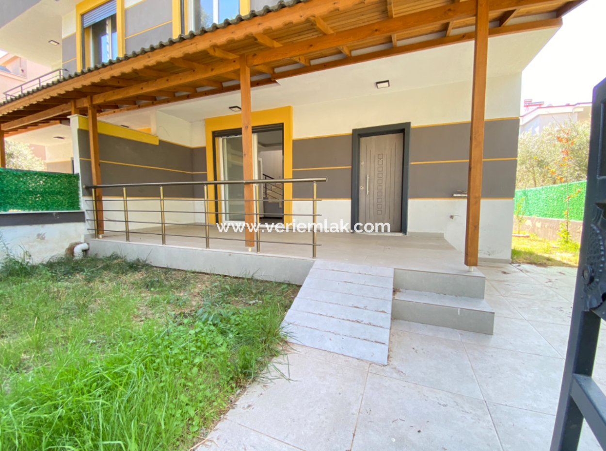 New Villa For Sale With Nature View In Seferihisar Doğanbey