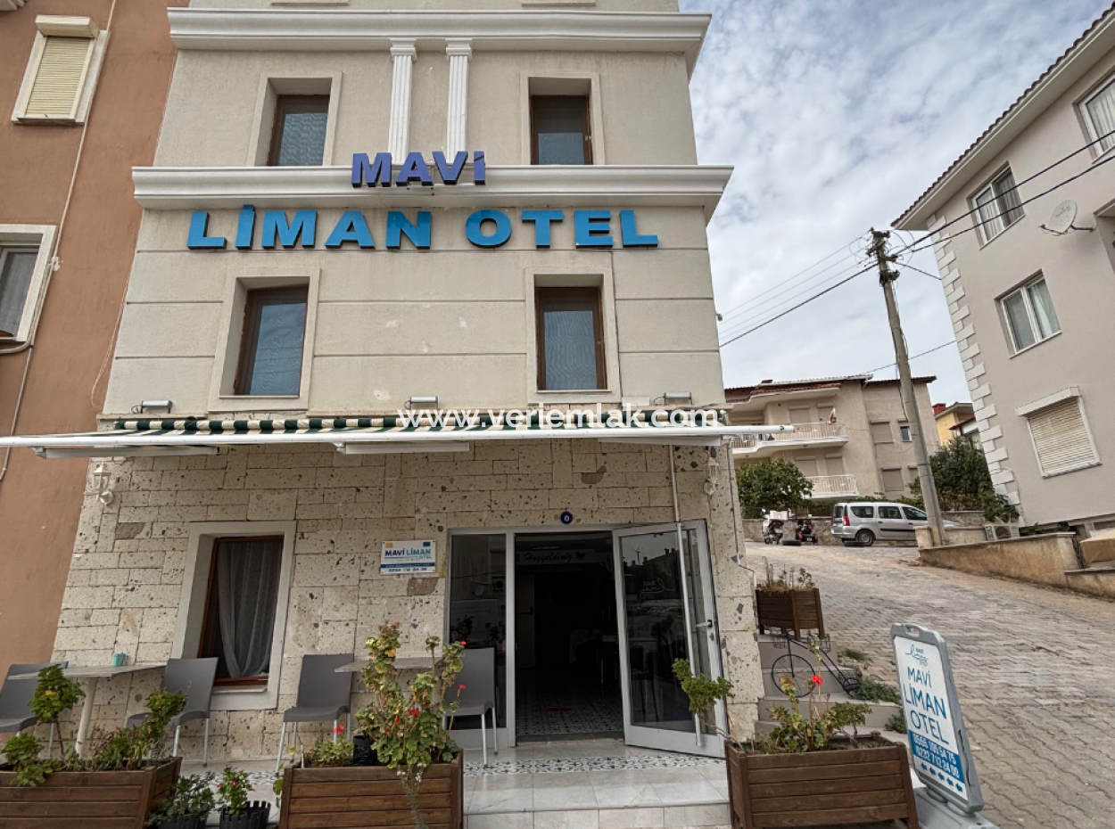 Hotel For Rent In Çeşme Marina With 13 Rooms Seated Customers, High Reviews And High Ratings On All Sites Without Customer Problems