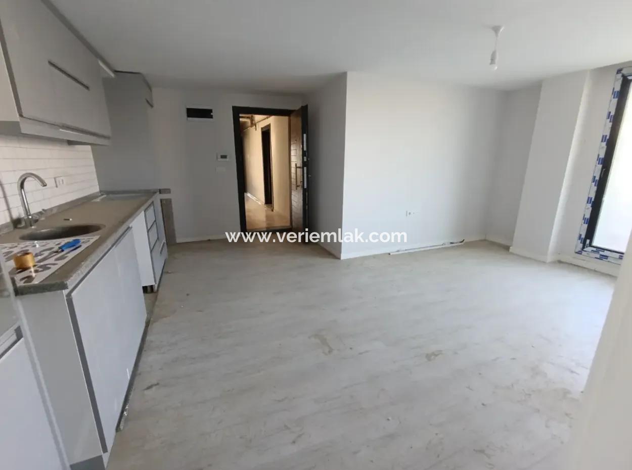 Brand New 1 1 Apartment With Large Balcony In Seferihisar Gözsüzler