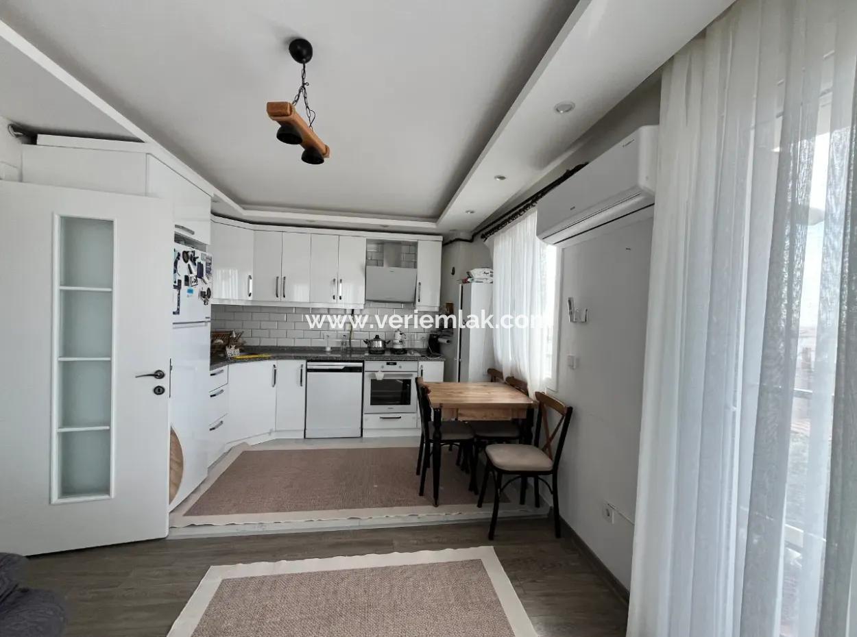 Spacious And Bright 2 1 Apartment With Elevator In Seferihisar Camiikebir!