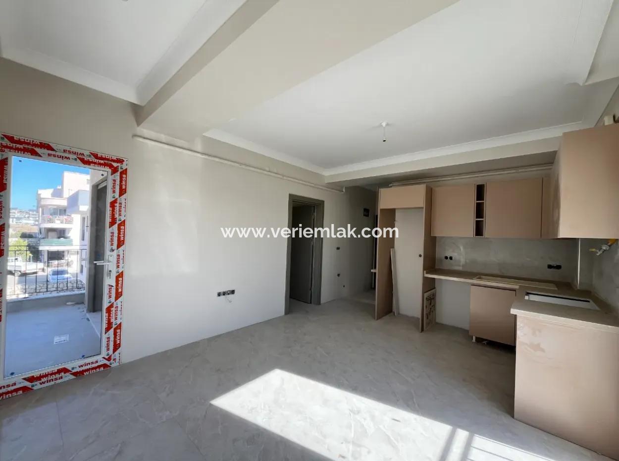 1 1 Apartment 1 Km From Izmir-Kusadasi Road, Modern And Illuminated By Sunlight! Underfloor Heating, Elevator And Automatic Shutter Feature