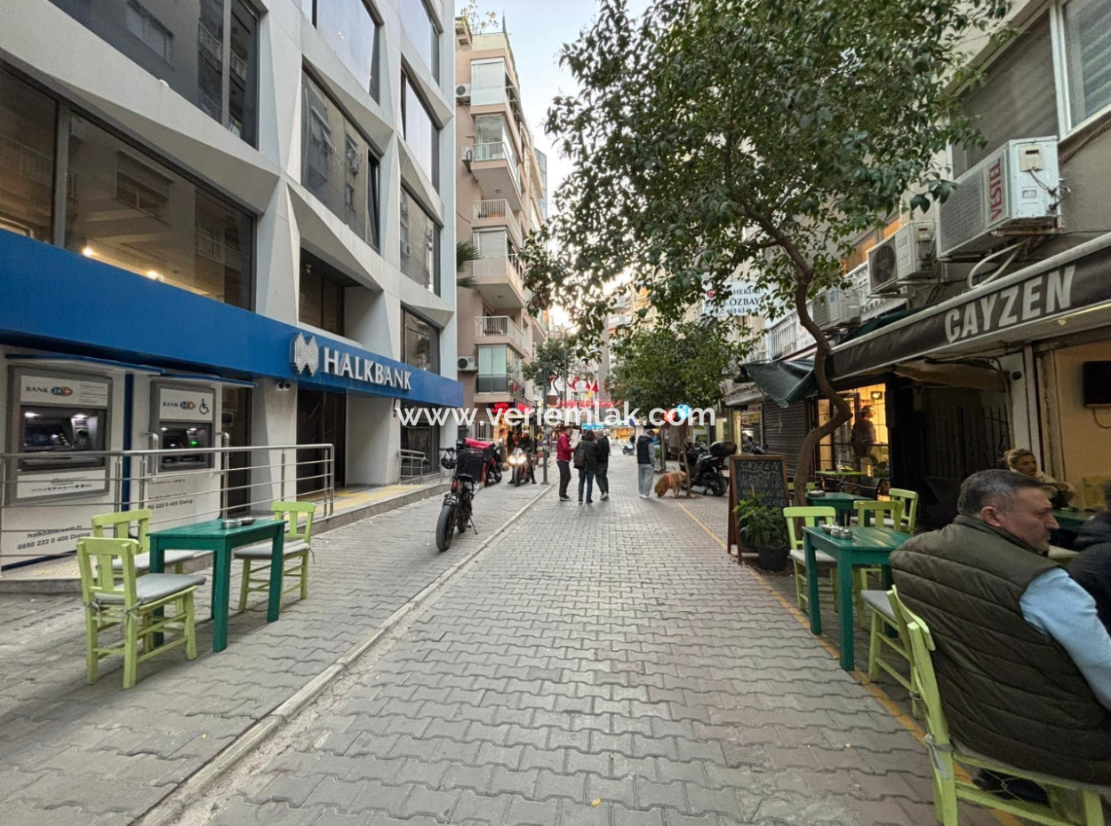 Shop For Sale Close To Alsancak Kıbrıs Martyrs Street