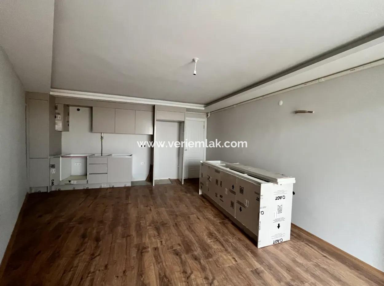 Spacious And Modern 3 In 1 Apartment In A Brand New Building - In The Colakibrahimbey Neighborhood Of Seferihisar