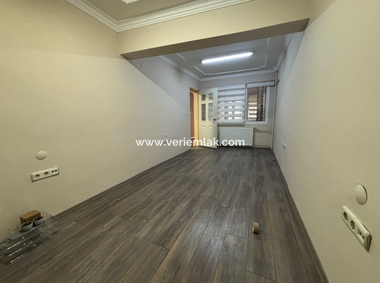 Prestigious Address For Rent In Alsancak! Opportunity Near The Martyrs Of Cyprus 24/7 Open Rental Shop!