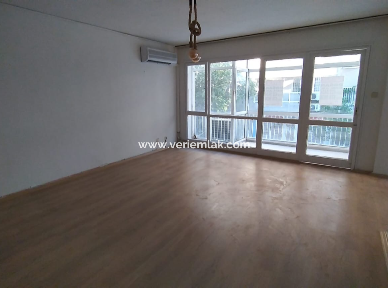 Near Alsancak Talatpasa! Affordable Unmissable Opportunity! 2 1 Apartment For Sale