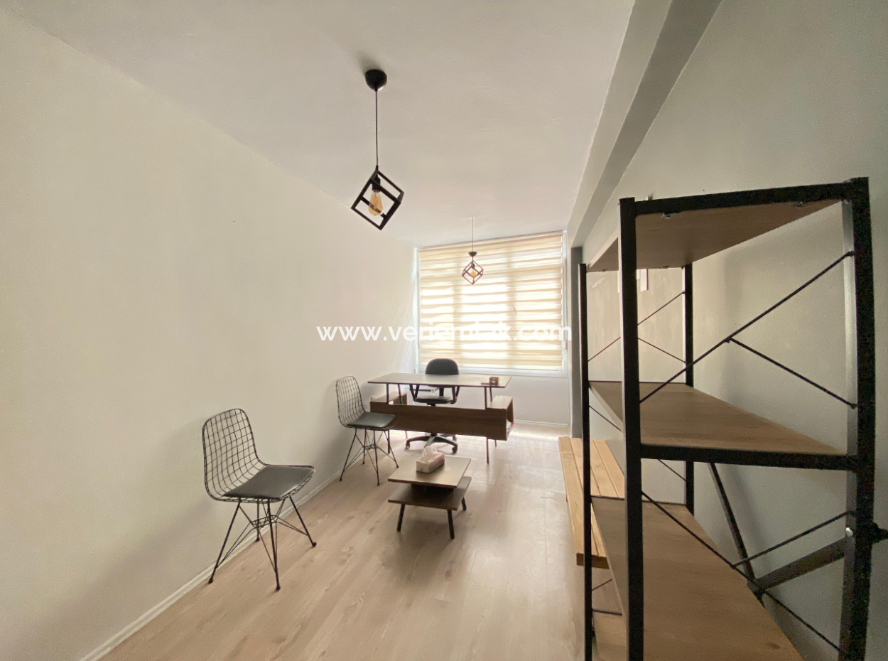 Prestigious Location In Alsancak! Furnished And Cost-Free Office Chance!