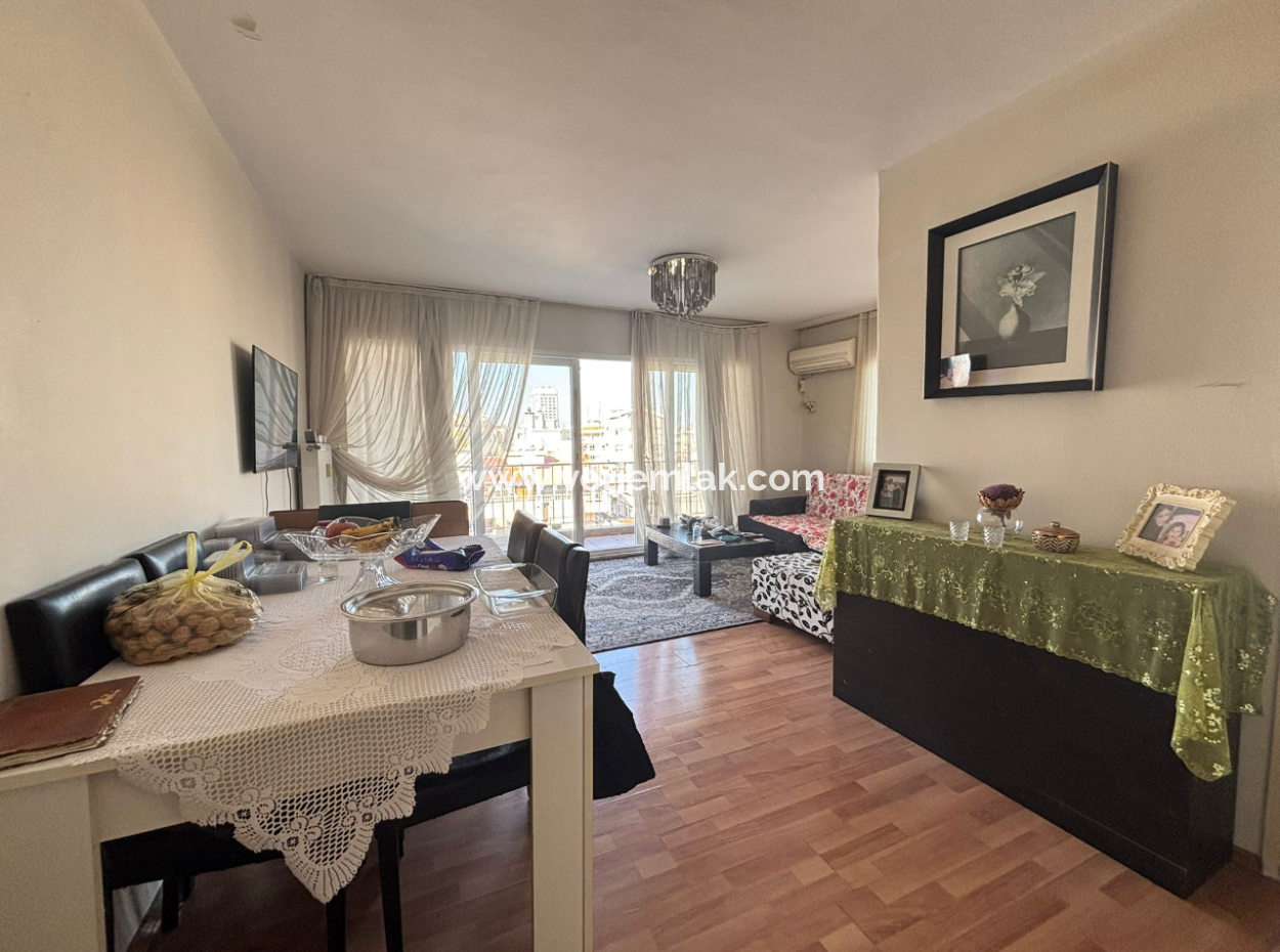 An Unmissable Opportunity Near Alsancak Dutlu Street! Located In The Heart Of The City, Near Alsancak Dutlu Street, Our 3 1 Apartment Is Waiting For You!