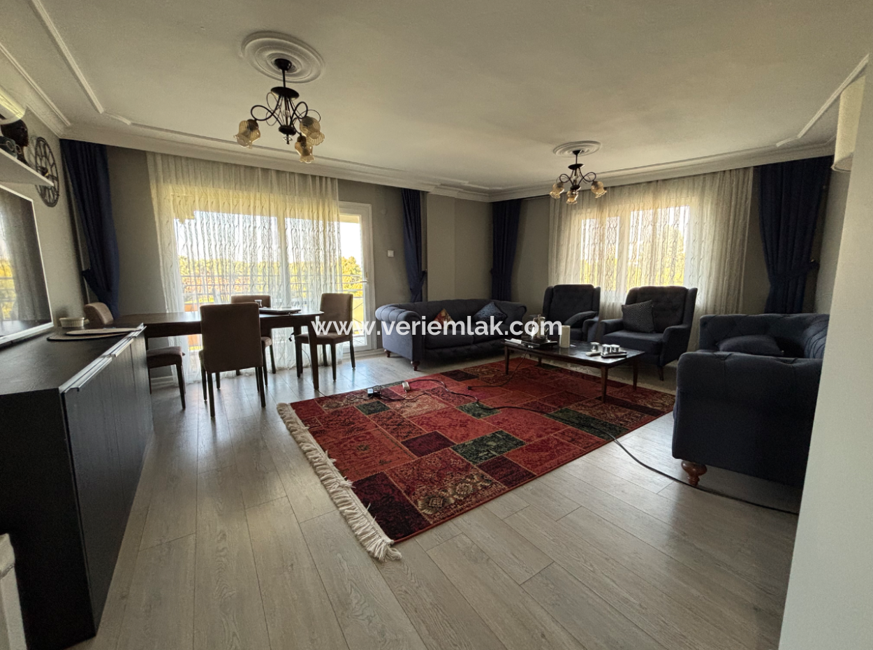 In The Heart Of Alsancak, With A Fair Façade, Carefully Renovated, Modern And Furnished, 3 1 Apartment For Sale Awaits You!