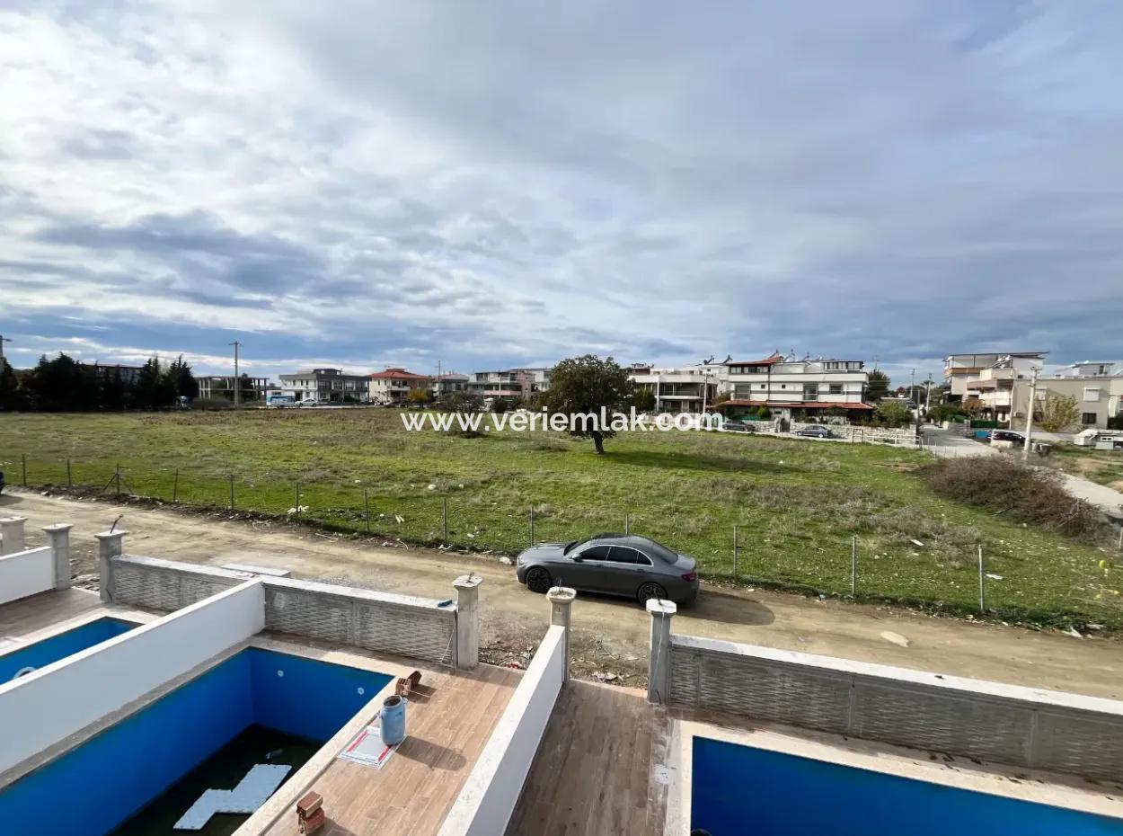 3 In 1 Detached Villa With Pool In Seferihisar Tepecik Neighborhood