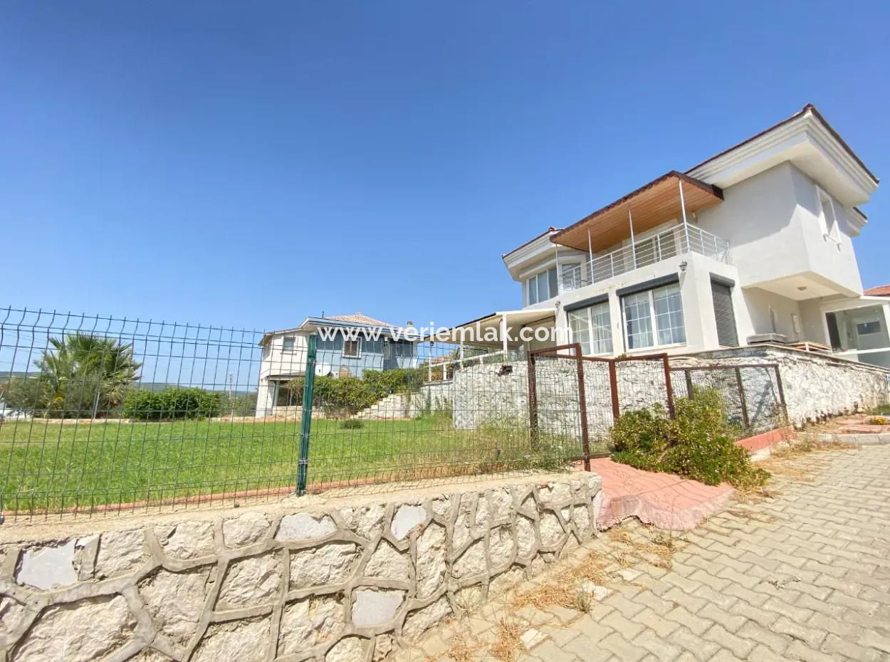 4 1 Villas For Sale With Large Gardens In A Complex In Seferihisar Ulamiş