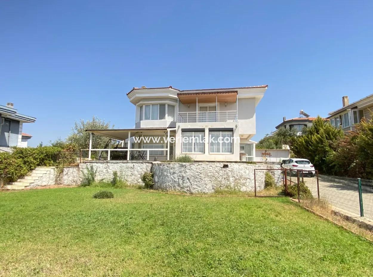 4 1 Villas For Sale With Large Gardens In A Complex In Seferihisar Ulamiş