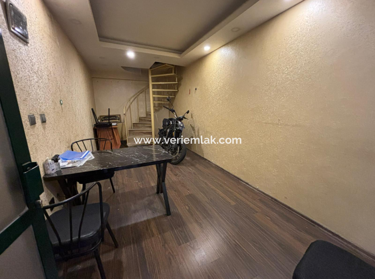 In The Heart Of Alsancak, Close To The Martyrs Of Cyprus, 1 1 Opportunity Rental Shop With Sunk Floors!