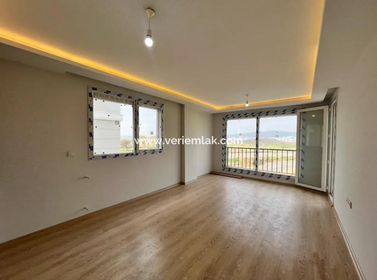 Unique New Apartment With Modern Design And Central Location In Seferihisar Gözsüzler