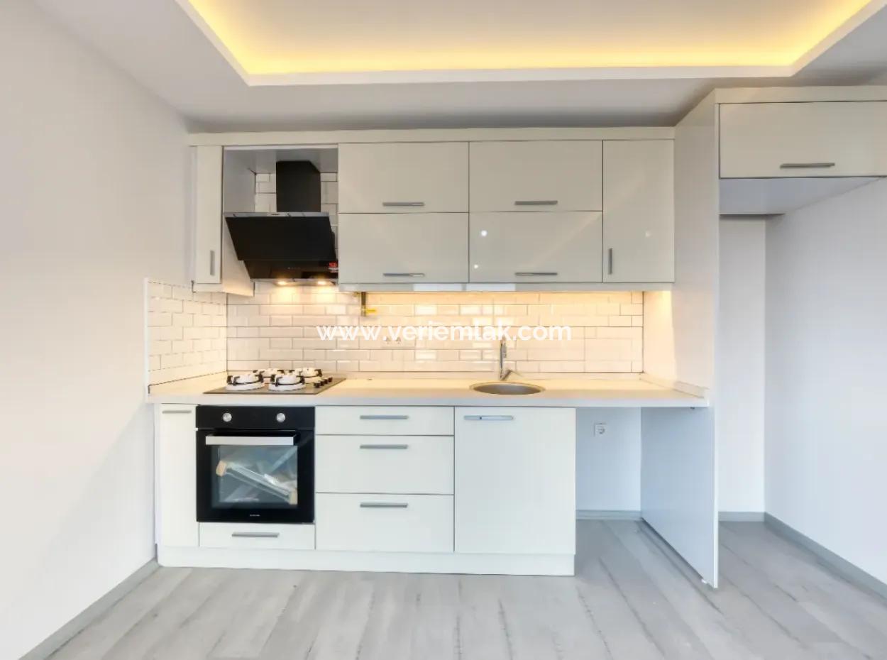 Unique New Apartment With Modern Design And Central Location In Seferihisar Gözsüzler