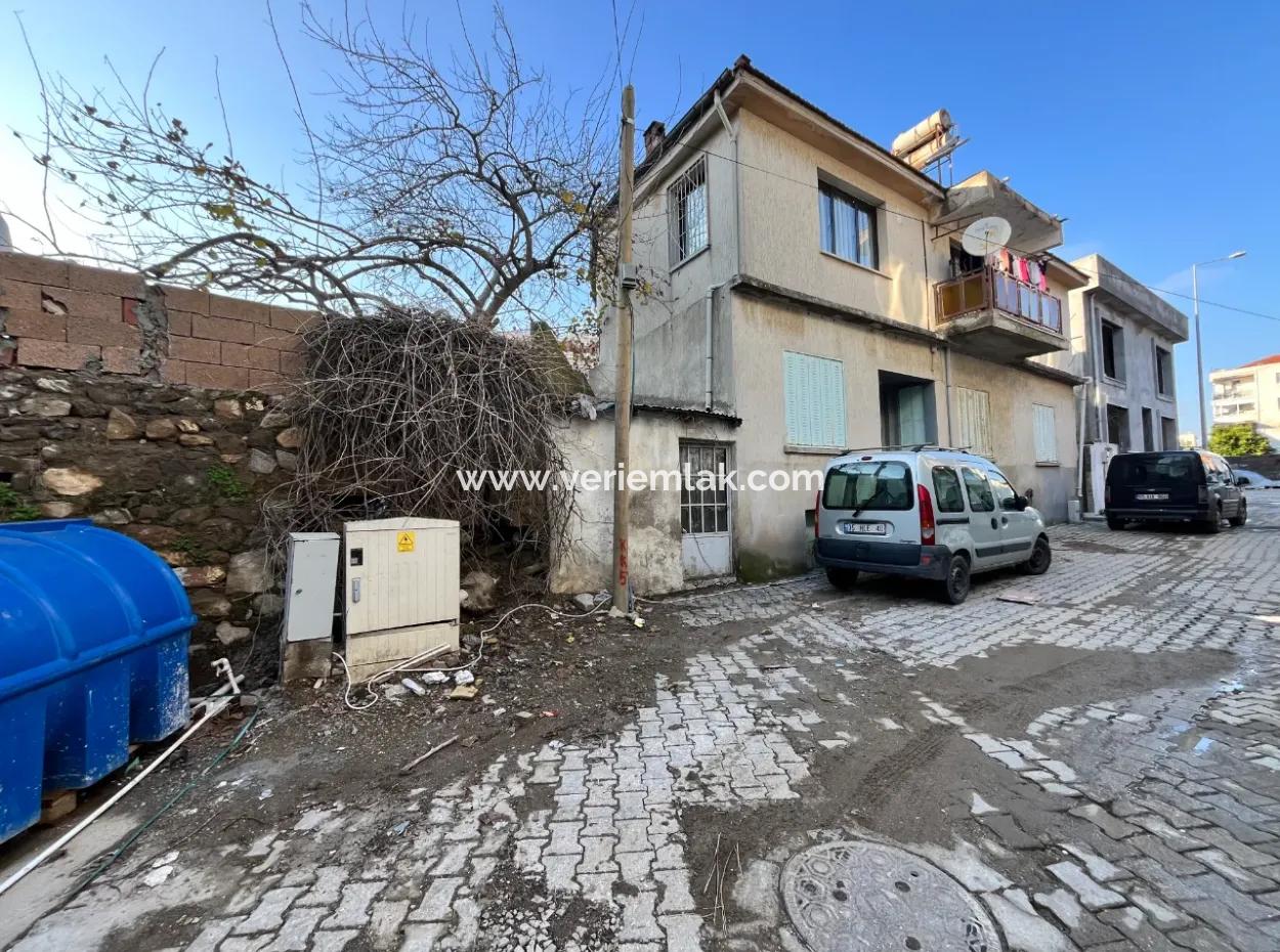 Land Zoned Near Mehmet İzdal Primary School In Seferihisar Hidirlik