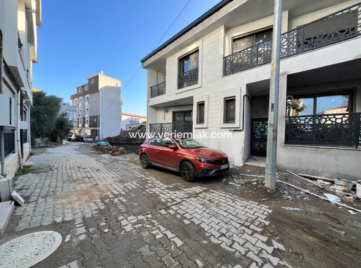 Land Zoned Near Mehmet İzdal Primary School In Seferihisar Hidirlik