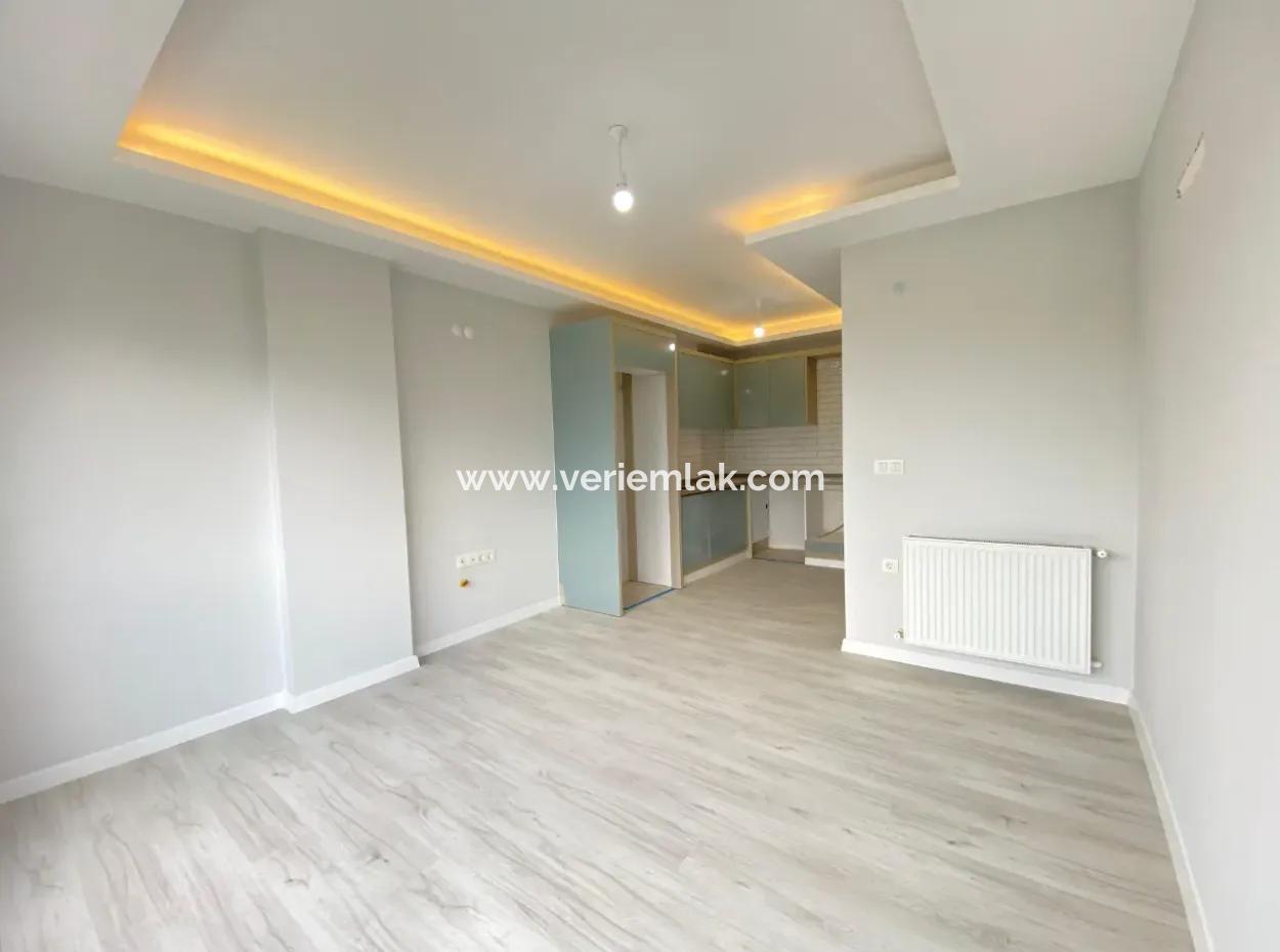 Spacious And Comfortable Apartment In Seferihisar Çolakibrahimbey Neighborhood