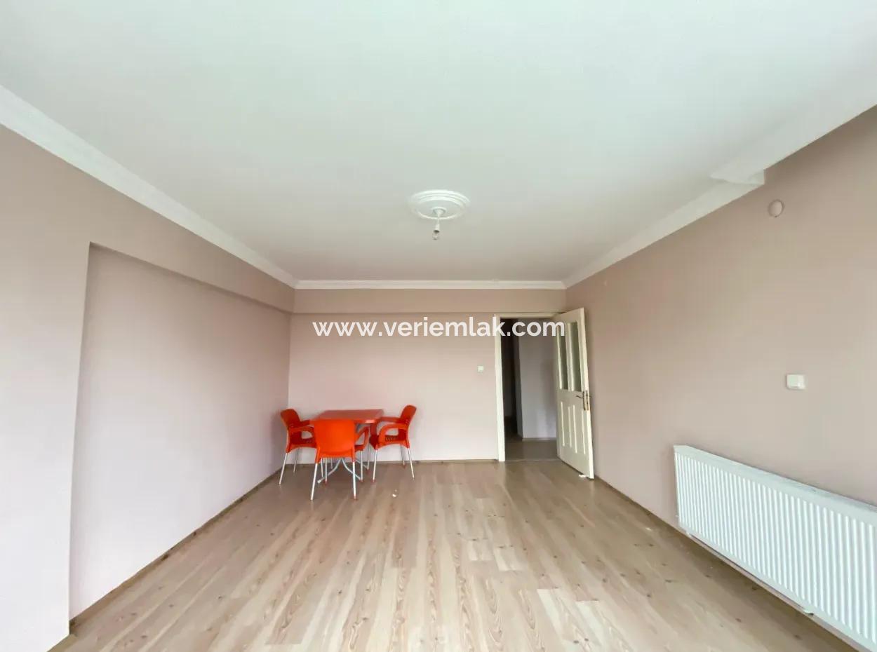 Spacious And Comfortable 2 1 Apartment For Sale In The Center Of Seferihisar