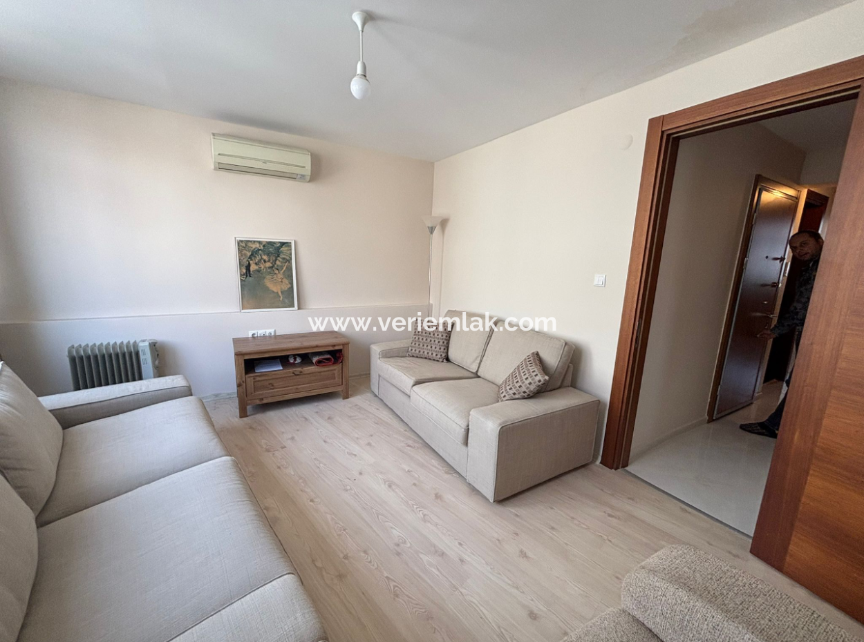 2 1 100M2 Apartment For Rent In Konak Karataş!