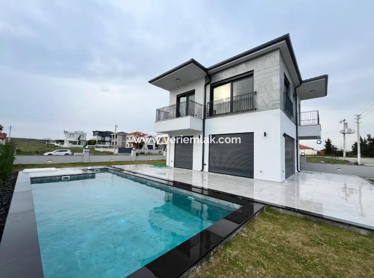 Detached, Pool, Comfortable Life In Seferihisar Hidirlik