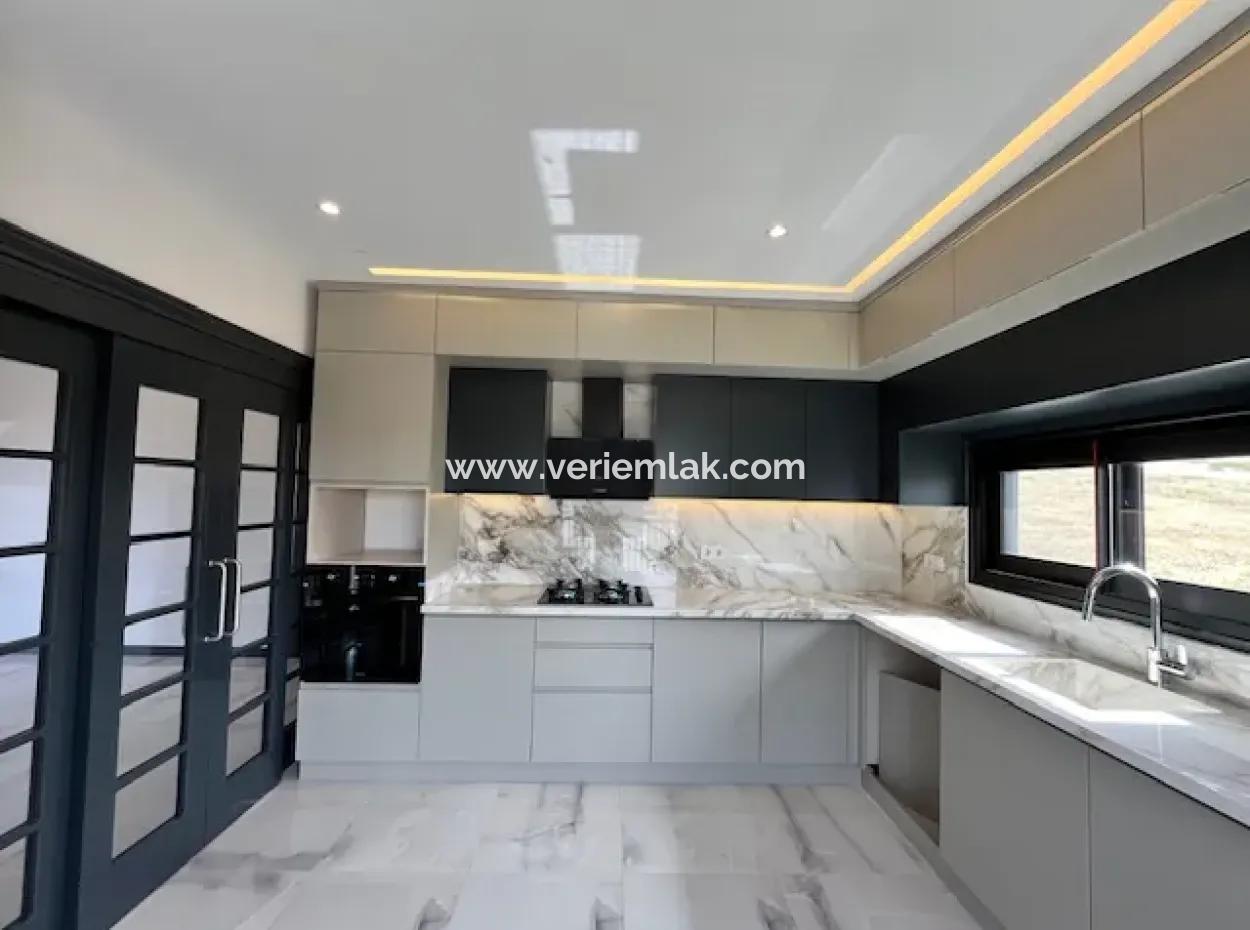 Brand New Apartments With Pool In A Complex In Seferihisar Karakayalar