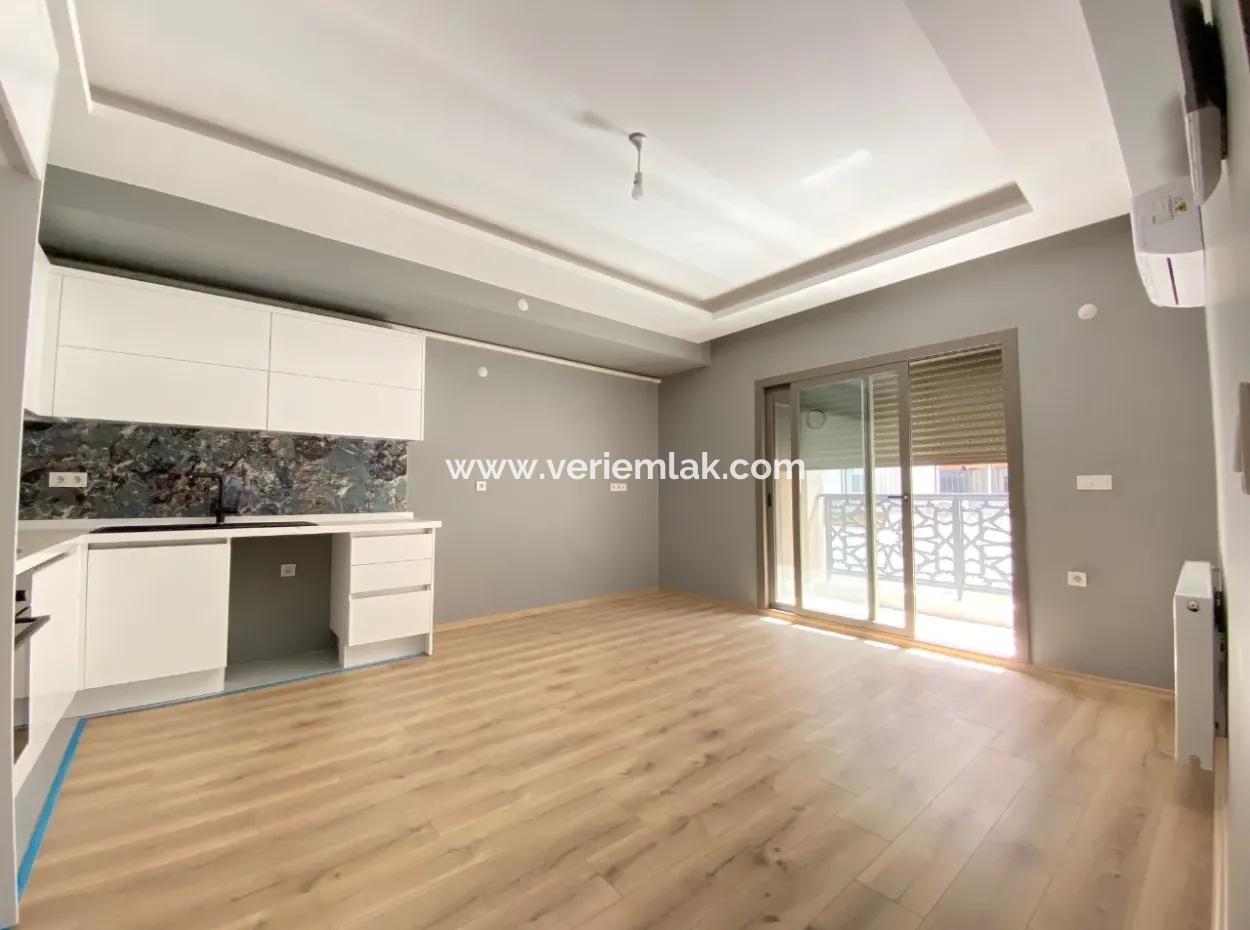 2 1 Apartment For Sale With En-Suite Bathroom In Seferihisar Hidirlik Neighborhood