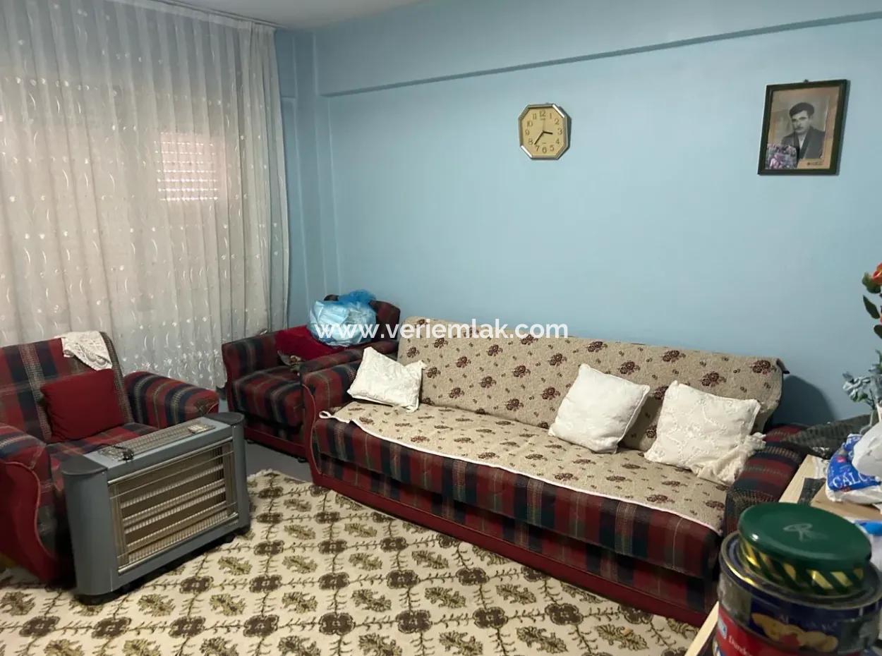 1St Floor Apartment For Sale On The Street Of Simit Bakery In Kahramanlar