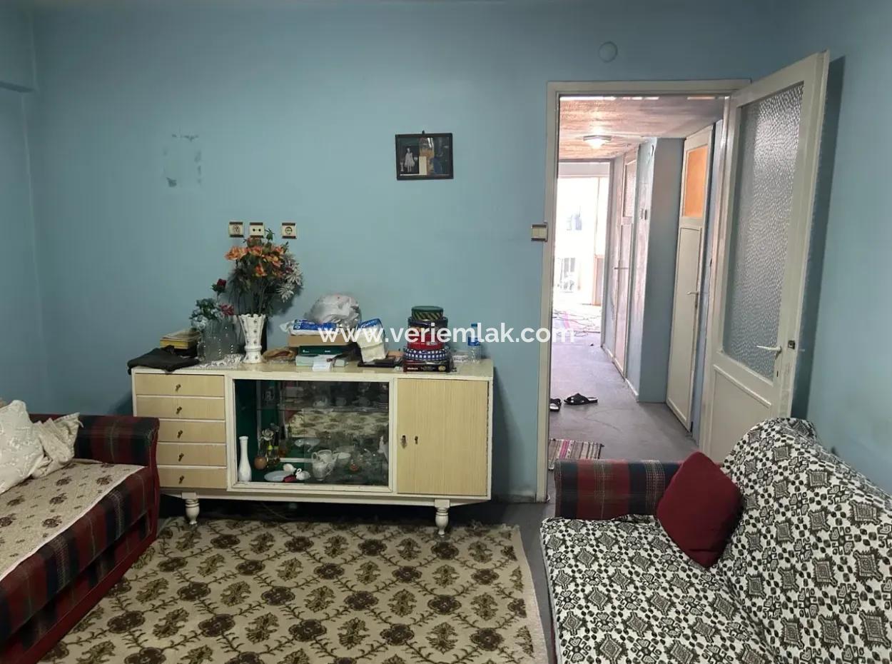 1St Floor Apartment For Sale On The Street Of Simit Bakery In Kahramanlar