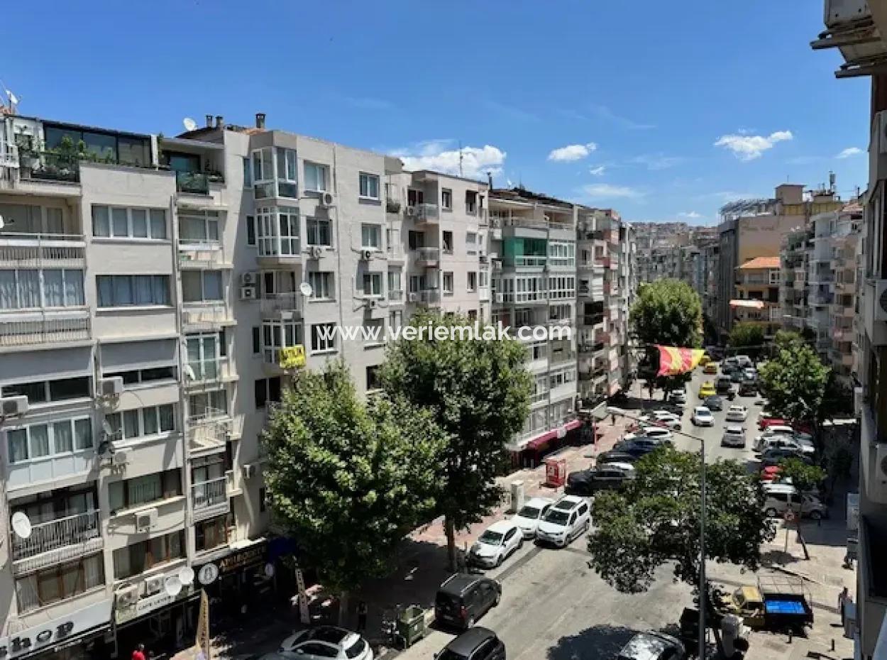 Spacious With Fully Renovated Mezrat Elevator On The Street In Güzelyali