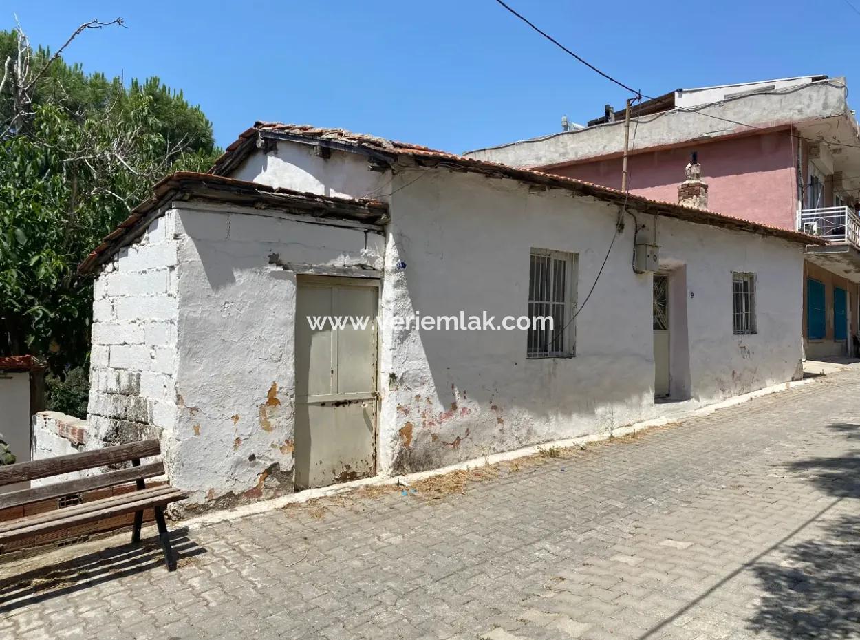 2 Floors Zoned, 170M2 Land For Sale In Seferihisar Çolakibrahim