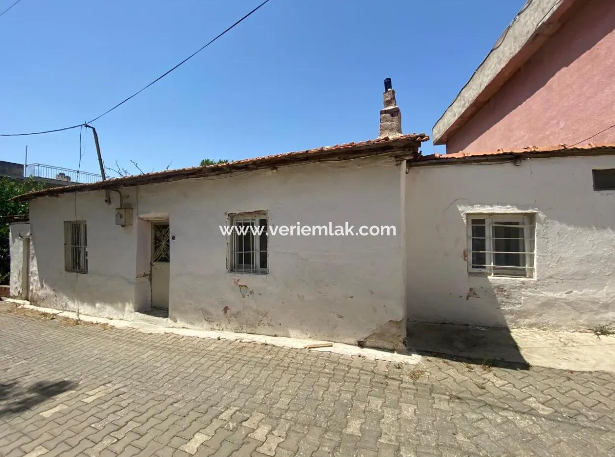 2 Floors Zoned, 170M2 Land For Sale In Seferihisar Çolakibrahim