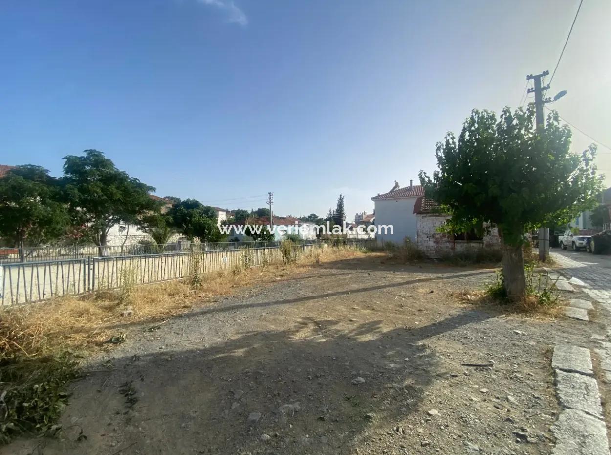 295M2 Land For Sale Suitable For Investment In Seferihisar Ulamış Neighborhood