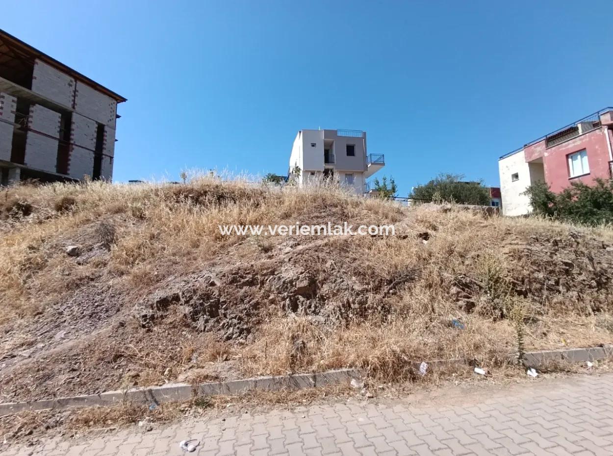 Seferihisar Çevrekent Complex Villa Zoned Bargain Land For Sale