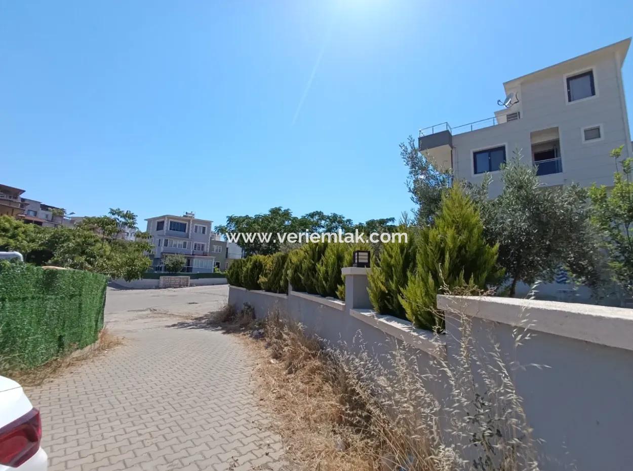 Seferihisar Çevrekent Complex Villa Zoned Bargain Land For Sale