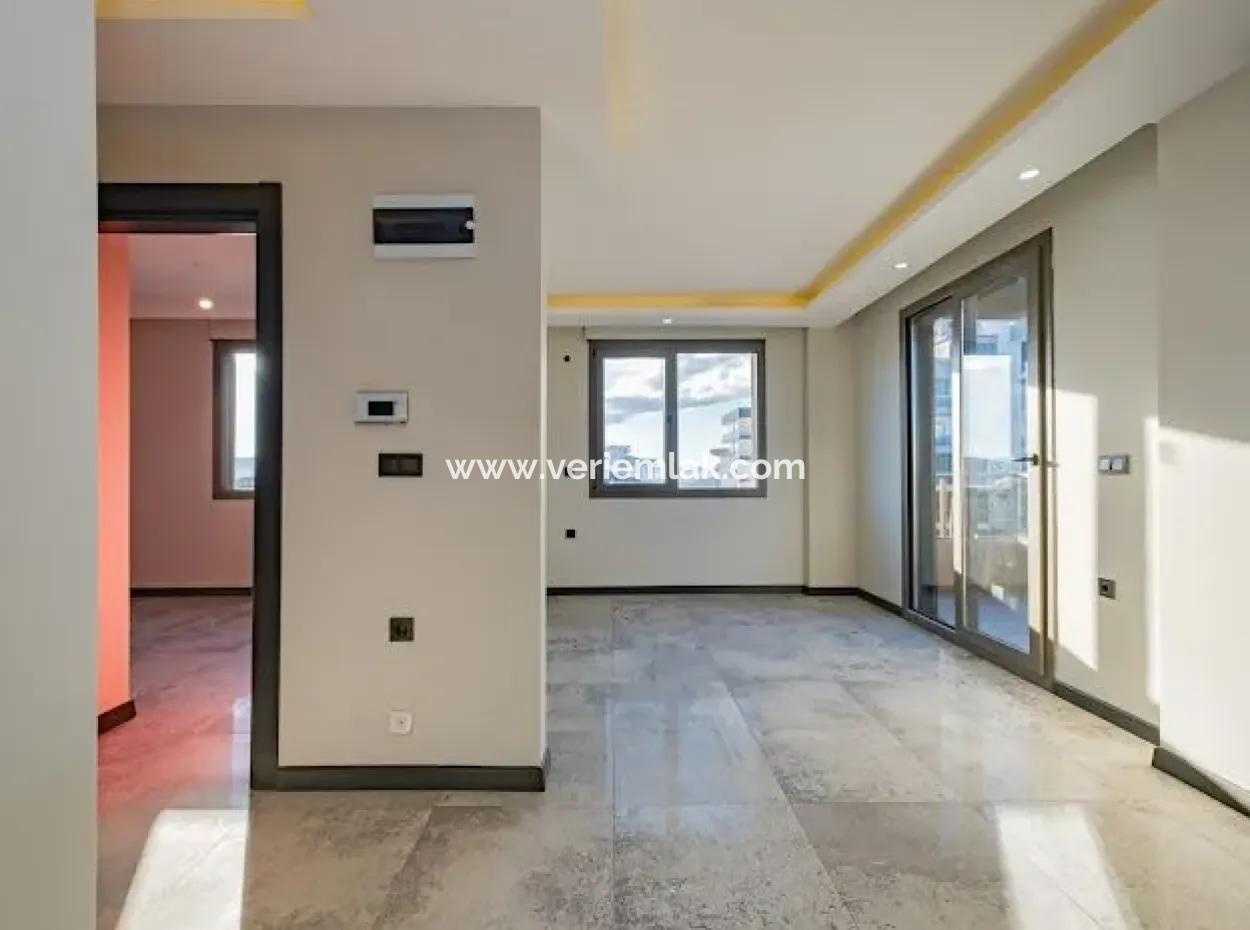 2 1 Apartment For Sale In Seferihisar Camikebir Neighborhood, Free Of Cost, Balcony, Corner Location