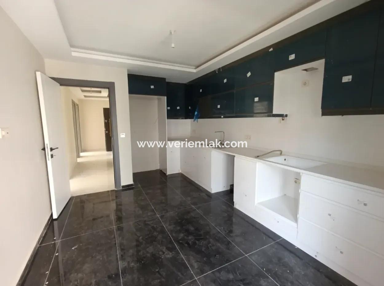 Investment Opportunity In Gözsüzler: Modern And Spacious Apartment!