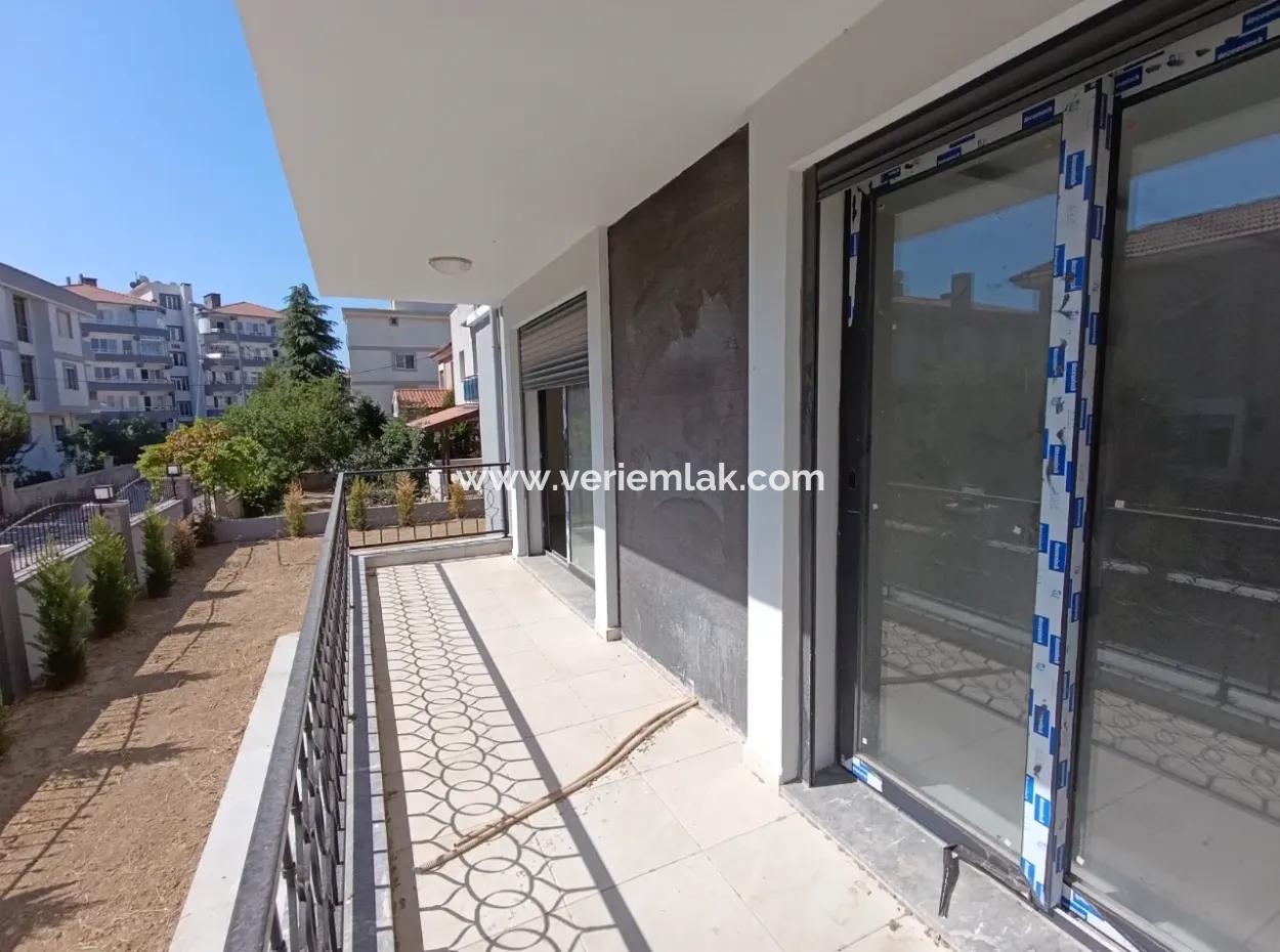 Investment Opportunity In Gözsüzler: Modern And Spacious 2 1 Apartment!