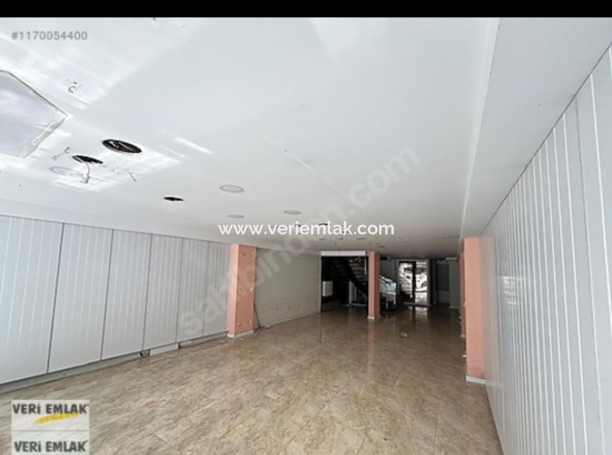 Shop For Rent On Cumhuriyet Boulevard In Alsancak Gündoğdu Square