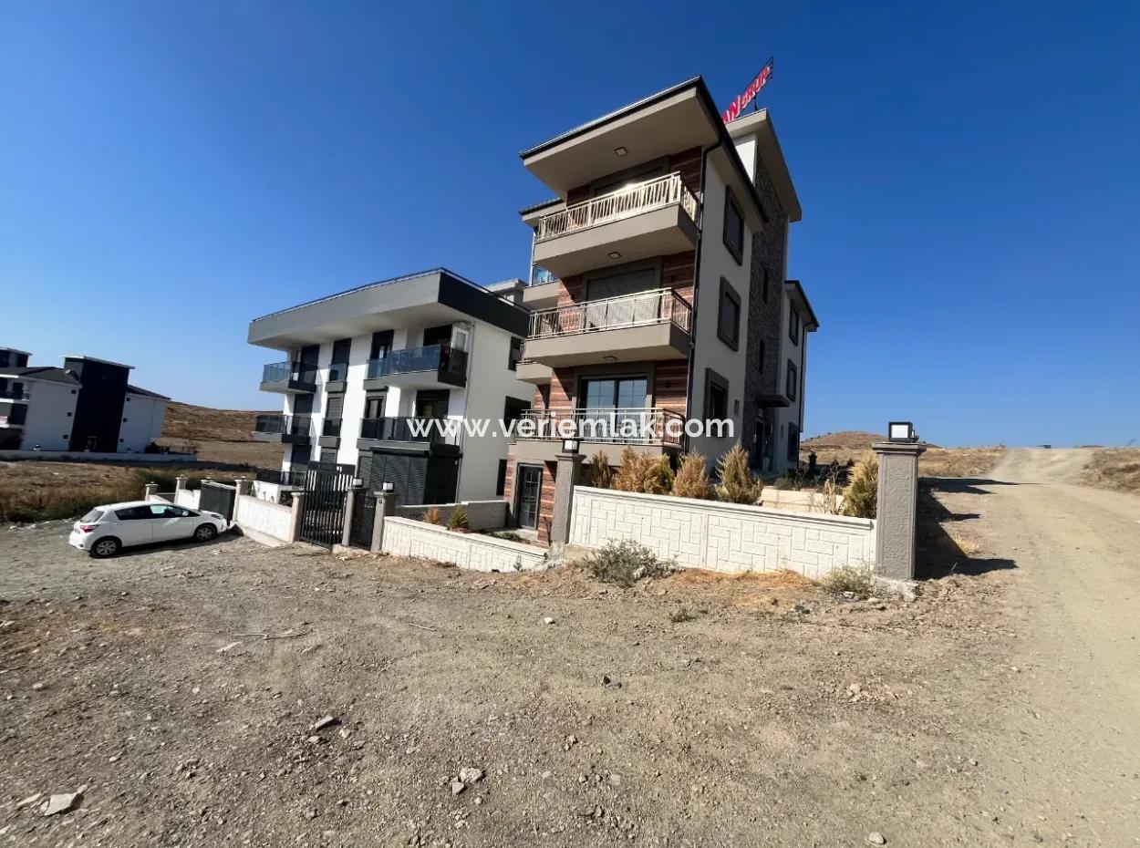 Investment Opportunity In Seferihisar Çolakibrahim: Land With High Profit Potential!