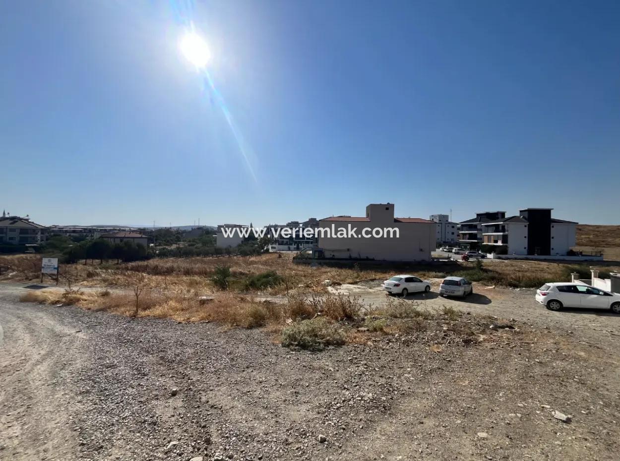 Investment Opportunity In Seferihisar Çolakibrahim: Land With High Profit Potential!