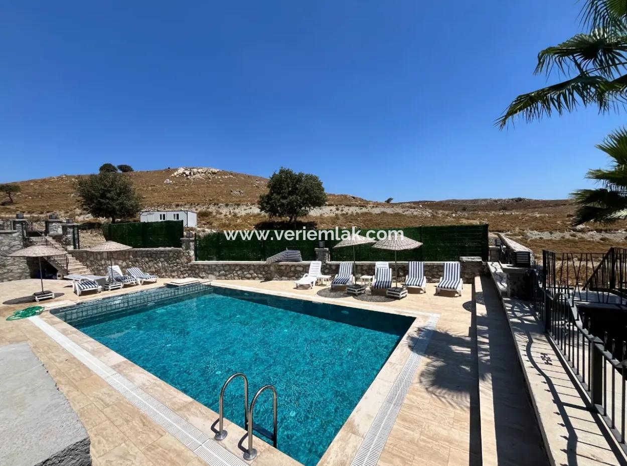 Luxury Villa In Seferihisar Haritacılar - Close To The Sea, Architectural Wonder