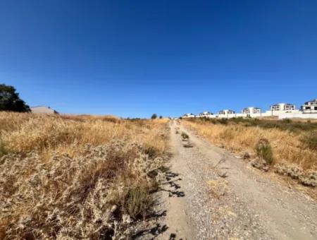 1500M² Land For Investment In Seferihisar Bahçeşehir Region