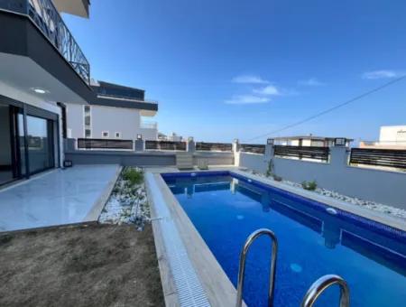 Corner Villa With Sea View And Detached Pool In Akarca Elmastaş